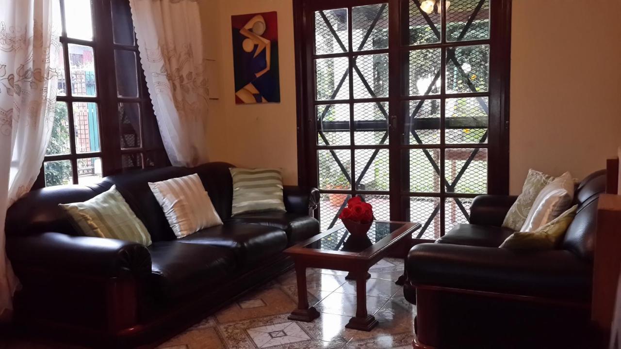 Casa Folks - Bed And Breakfast Puerto Iguazú Exterior foto