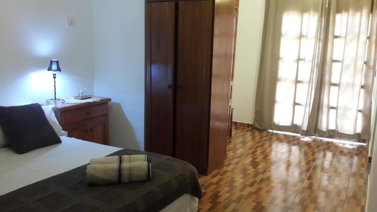 Casa Folks - Bed And Breakfast Puerto Iguazú Exterior foto